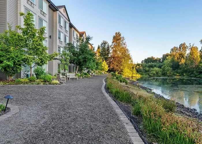 Radisson Portland AirportAirport Hotel